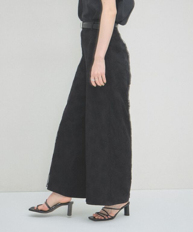 ARVELLIA】FLORAL EMBROIDERY PANTS