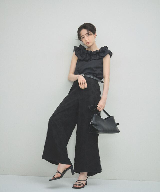 ぶぅ ARVELLIA】FLORAL EMBROIDERY PANTS