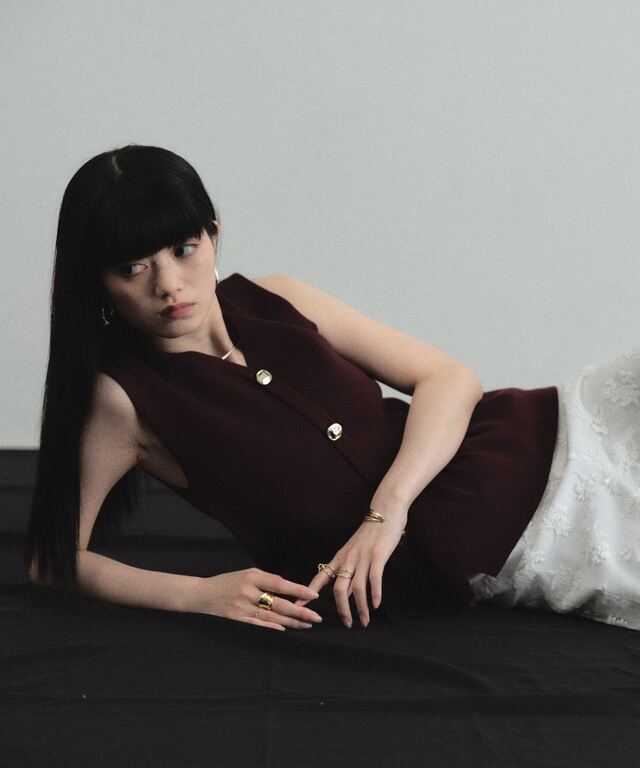 ARVELLIA】LUXE BUTTON PEPLUM KNIT