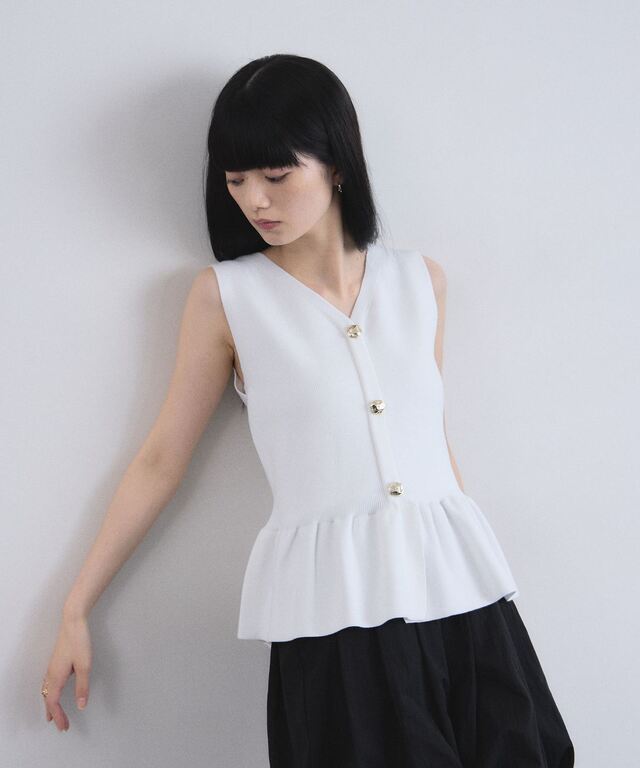 ARVELLIA】LUXE BUTTON PEPLUM KNIT