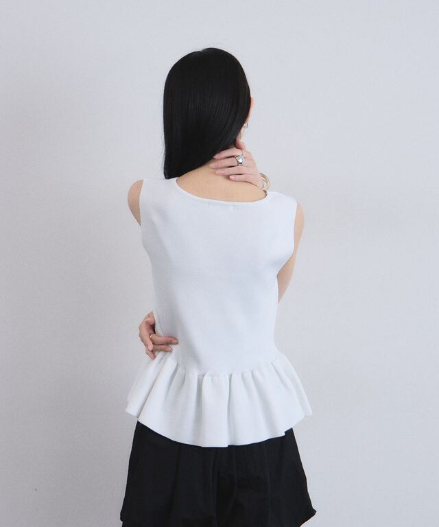 ARVELLIA】LUXE BUTTON PEPLUM KNIT