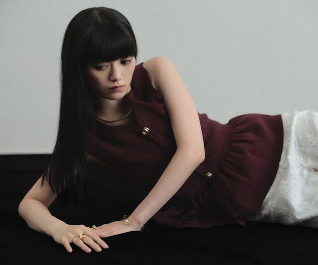ARVELLIA】LUXE BUTTON PEPLUM KNIT