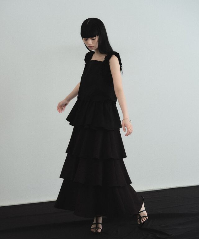 ARVELLIA】CONTOUR RUFFLE TOP