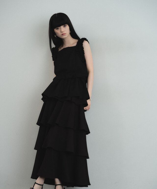 ARVELLIA】CONTOUR RUFFLE TOP