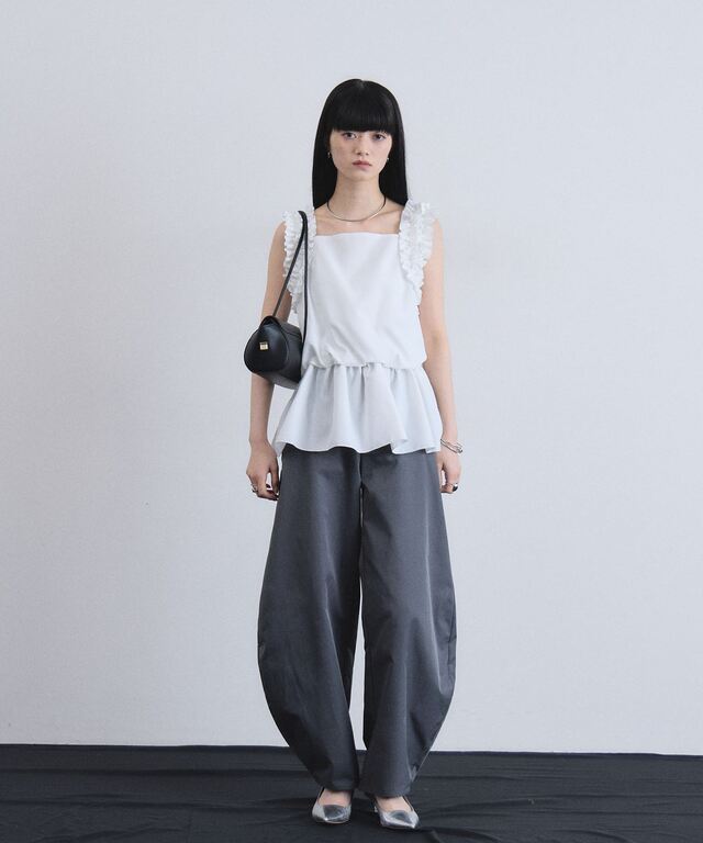 ARVELLIA】CONTOUR RUFFLE TOP