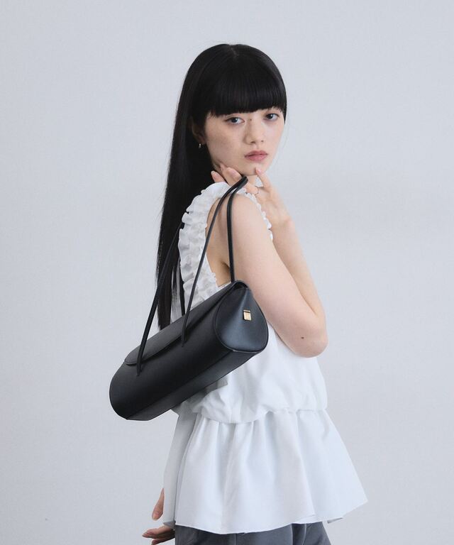 ARVELLIA】CONTOUR RUFFLE TOP