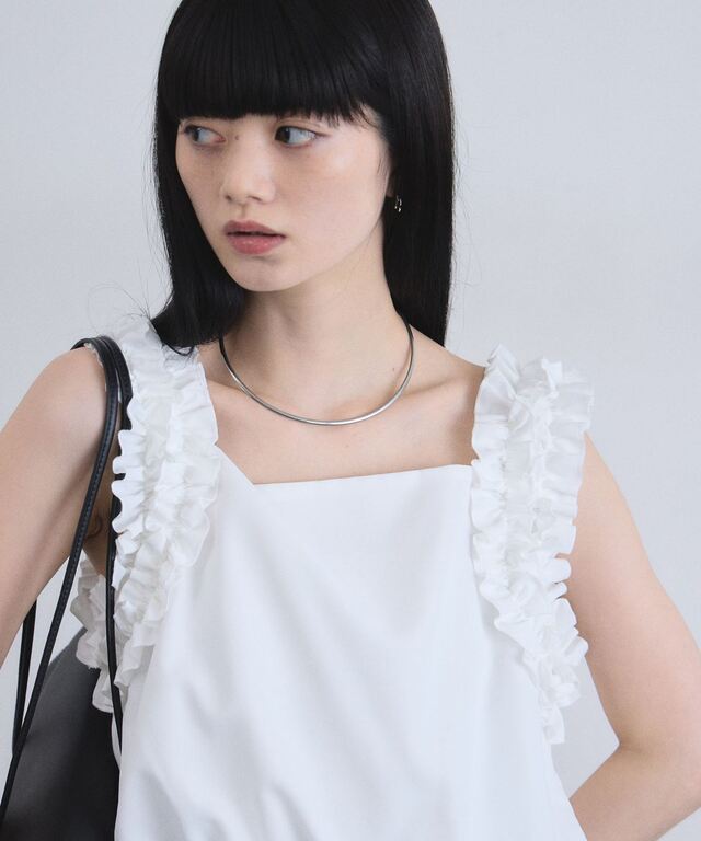 ARVELLIA】CONTOUR RUFFLE TOP