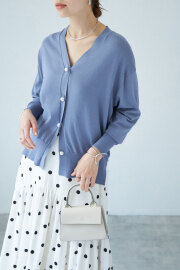 UVカットパールボタンVネックカーディガン