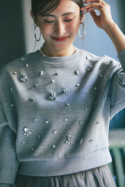 【SALE】フロントビジューボンディングプルオーバー＊SALE品につき返品/交換/注文確定後の変更キャンセル不可＊