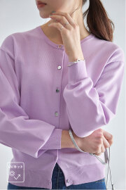 8/17 オフィシャル限定少量再販！UVウォッシャブルクルーネックカーディガン【UVウォッシャブル】＊少量の在庫確保による再販売の為、返品/交換は出来かねる場合がございます。予めご了承ください。＊