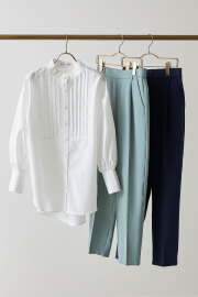 ［SETで10%OFF］ピンタックシャツブラウス+イージー美脚テーパードパンツ（春夏Ver)