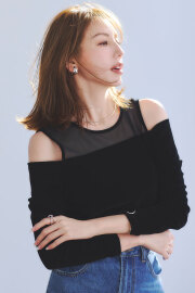 5月25日オフィシャルサイト限定再販！【美香さんコラボ】ショルダー開きシアーベロアトップス＊少量の在庫確保による再販売の為、返品/交換は出来かねる場合がございます。予めご了承ください。＊