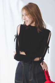 5月25日オフィシャルサイト限定再販！【美香さんコラボ】リボンスリーブシアーベロアハイネック＊少量の在庫確保による再販売の為、返品/交換は出来かねる場合がございます。予めご了承ください。＊