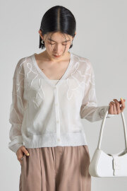 【8/27 0:00 SALE再値下げ！】コード刺繍Vネックカーディガン＊SALE品につき返品/交換/注文確定後の変更キャンセル不可＊