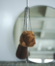 【宮本茉由さんカタログ着用】フェイクファー巾着バッグ