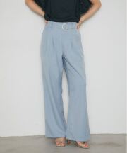 美脚シルエットタックパンツ