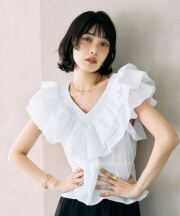 【林田岬優さん着用】Vネックフリルブラウス