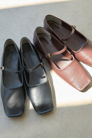 スクエアストラップパンプス　※一部店舗のみ入荷＊SALE品につき返品/交換/注文確定後の変更キャンセル不可＊