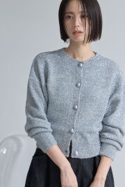 くるみボタンラメカーディガン※一部店舗のみ入荷