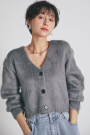ファータッチショートカーディガン※一部店舗のみ入荷