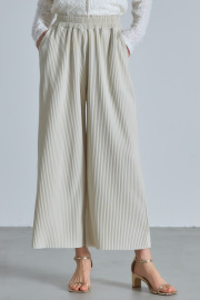 【2025 Summer SALE！】ふくれカットプリーツパンツ（裾カット可能）※一部店舗のみ入荷＊SALE品につき返品/交換/注文確定後の変更キャンセル不可＊