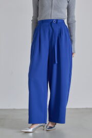 マットサテンベルト付きタックロングパンツ※一部店舗のみ入荷