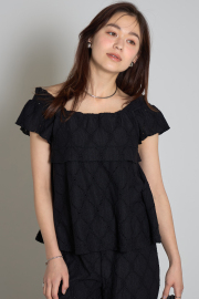 【SALE】アイレットレースフリルトップス※一部店舗のみ入荷＊SALE品につき返品/交換/注文確定後の変更キャンセル不可＊