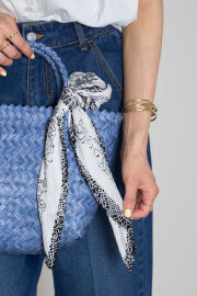 フラワー柄プリーツスカーフ※一部店舗のみ入荷