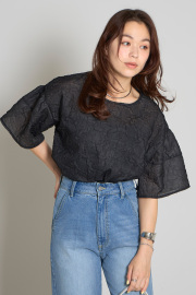 【8/27 0:00 SALE再値下げ！】シアーふくれジャガードブラウス※一部店舗のみ入荷＊SALE品につき返品/交換/注文確定後の変更キャンセル不可＊