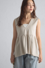 【8/27　0:00　セール拡大！】Vネックペプラムブラウス※一部店舗のみ入荷＊SALE品につき返品/交換/注文確定後の変更キャンセル不可＊