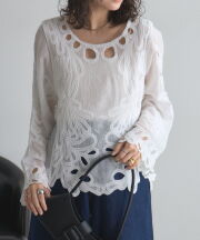 【オフィシャルサイト限定】レース刺繍ブラウス