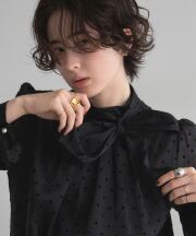 【オフィシャルサイト限定】ボウタイドットブラウス