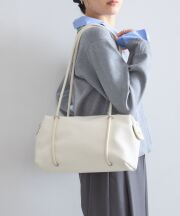 【オフィシャルサイト限定】ロングシルエットショルダーバッグ