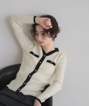 【オフィシャルサイト限定】カーデ風配色Vネックニット