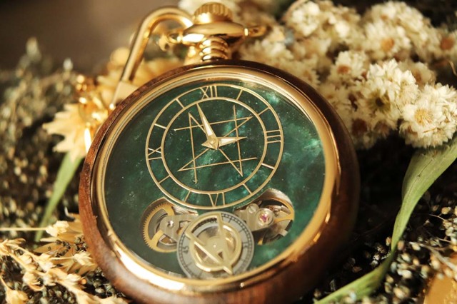 Pocket Watch Model 懐中時計 グリーンマイカ 45mm 黒紫檀ケース 天然石 天然木 唯一無二の美しい模様の腕時計 Noz