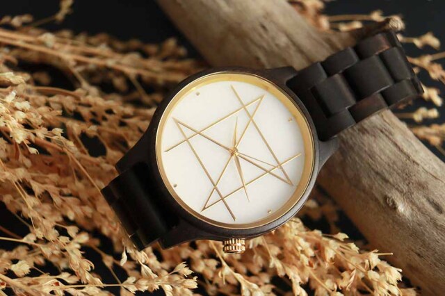 白翡翠エボニー