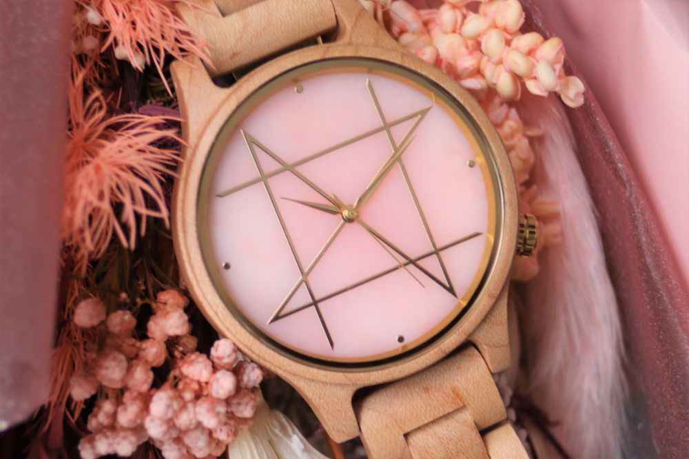 Quartz Model / Pinkopal Natural Maple Band