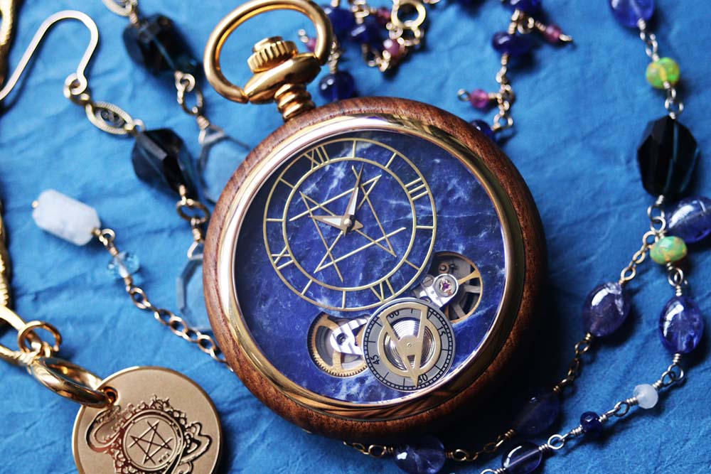 Pocket Watch Model / Imperial sodalite Natural Sandalwood Case