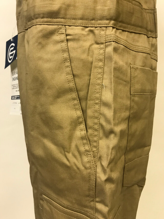 丈夫な綿100％使用の夏用つなぎ脇ポケット