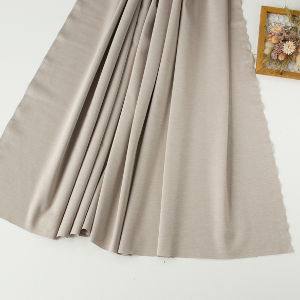 【ニット】なめらかストレッチ・ツイル調ニット（ベージュ）