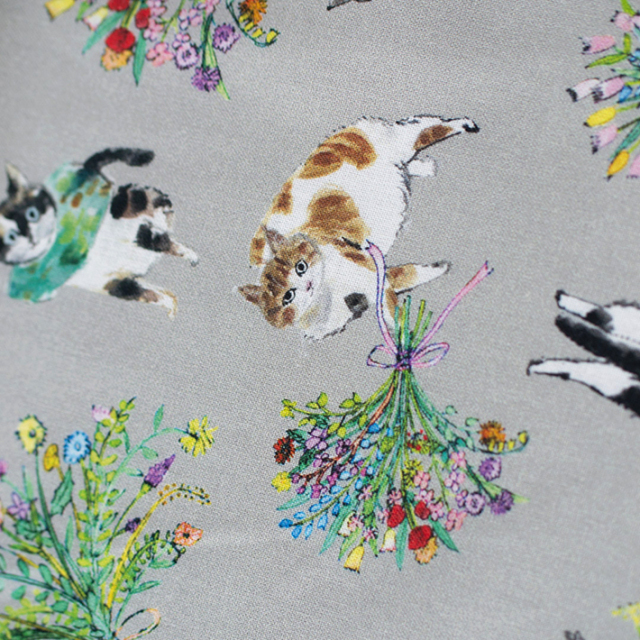 【布帛】デザイナーズ生地(シーチング)「猫への花束、猫からの花束」オーダーカット
