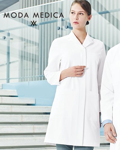 YW25　渡辺雪三郎　レディスドクターコート　KAZEN・カゼン