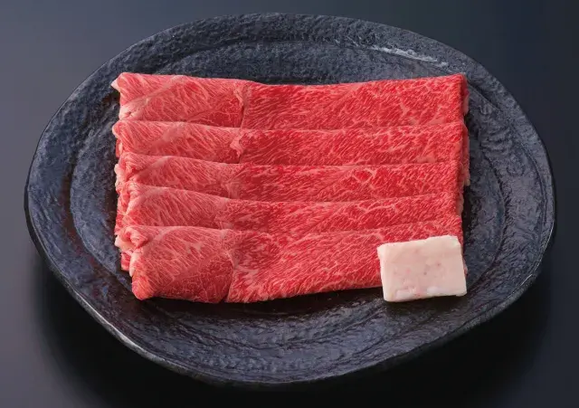 和牛である米沢牛の専門店、黄木のすき焼き。赤身の精肉。