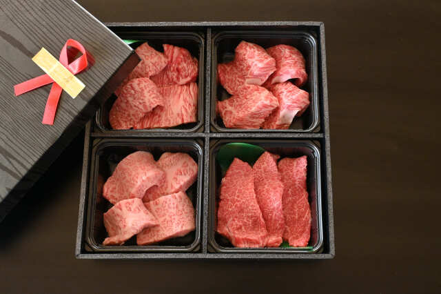 米沢牛4種焼肉詰合せ（冷凍）計280g（肩ロース、サーロイン、カルビ、赤身　各70g）化粧箱入