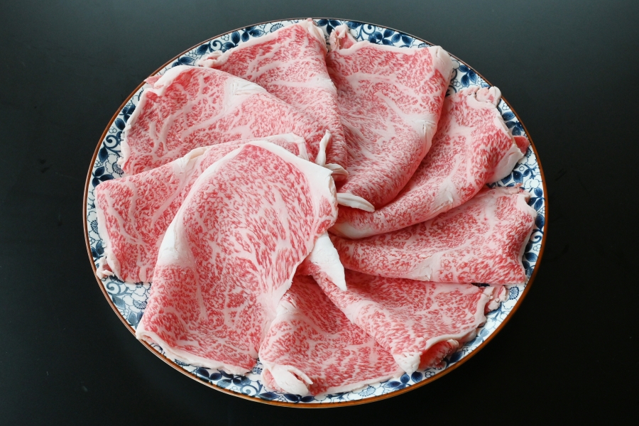 【御歳暮限定】米沢牛サーロインすき焼き　500g　「A5等級限定」厳選　（冷凍） 化粧箱入　タレ付