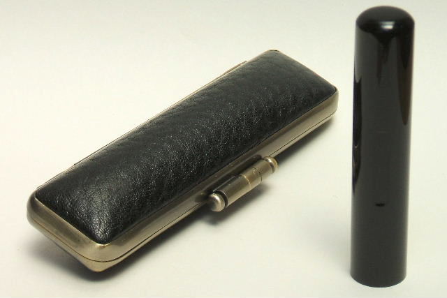 黒水牛銀行印・認印　選べるケース付き　１０．５ミリ丸