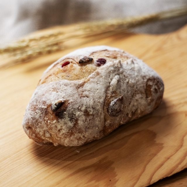 セレーネ-やわらかフルーツパン