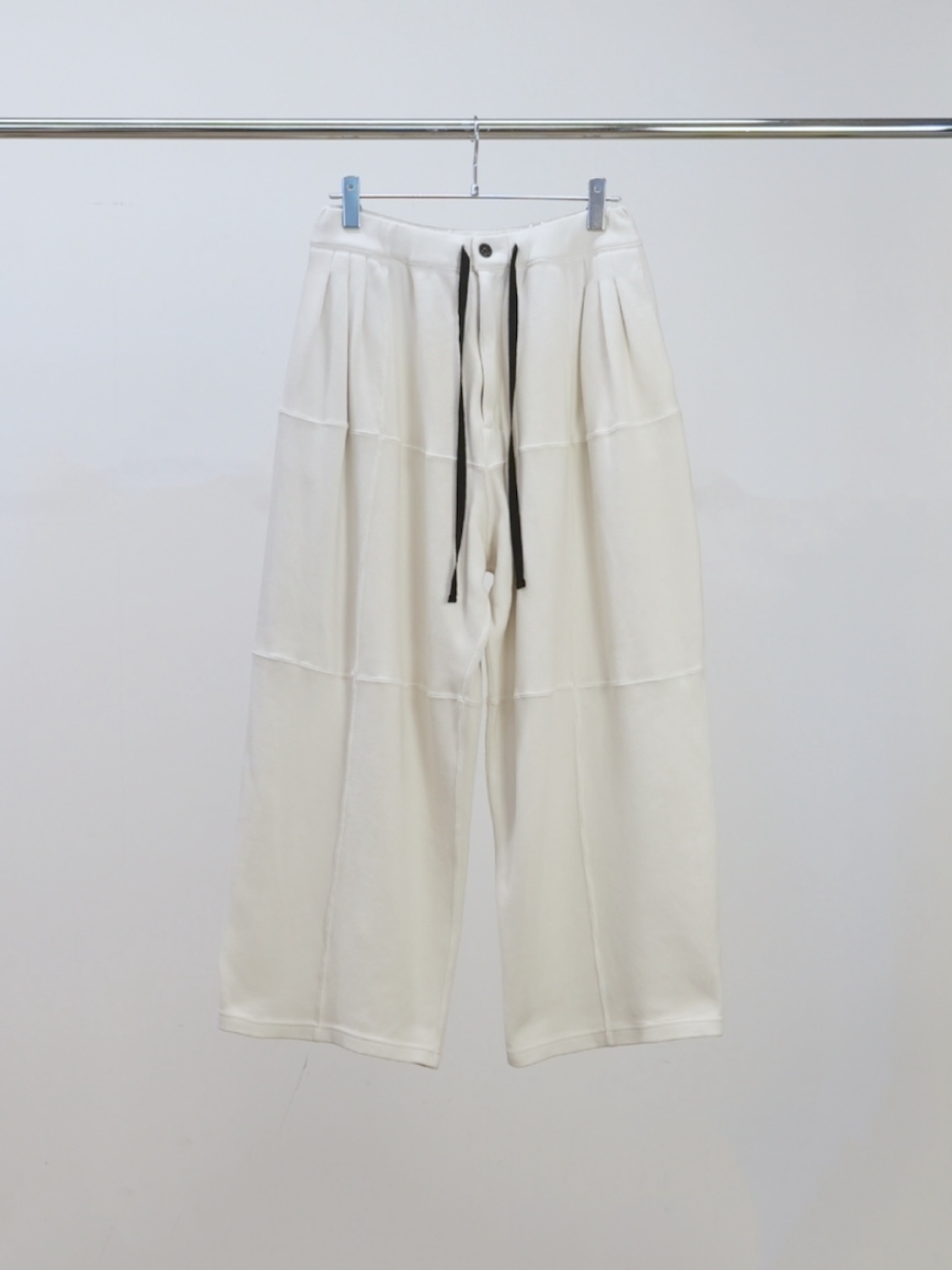 ANCELLM SMOOTH PANEL WIDE SLACKS OFF 2026SS