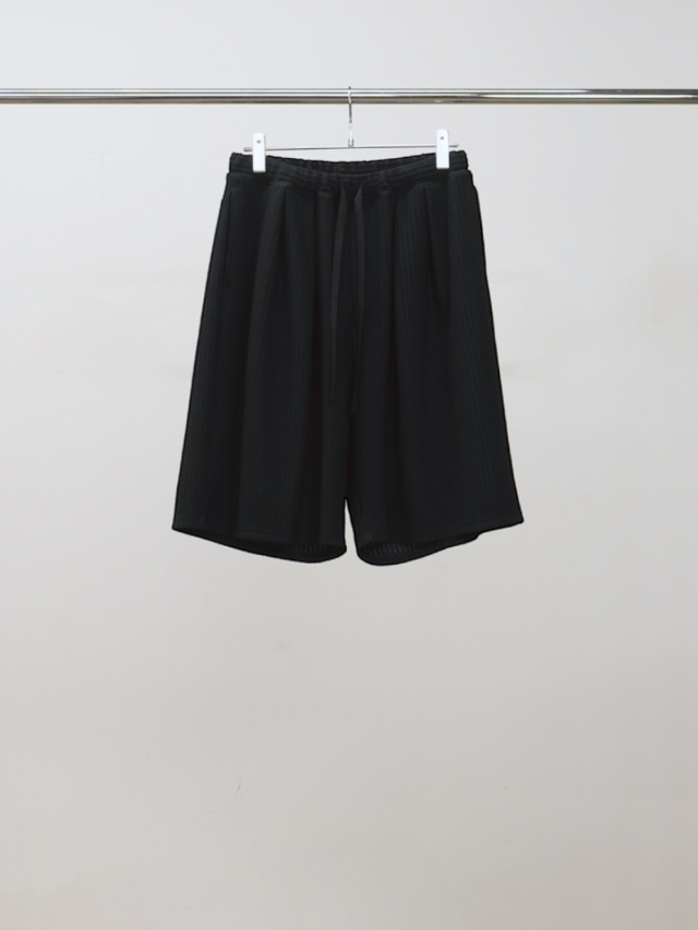 ANCELLM WRINKLED STRIPE TUCK SHORT PANTS BLACK 2026SS