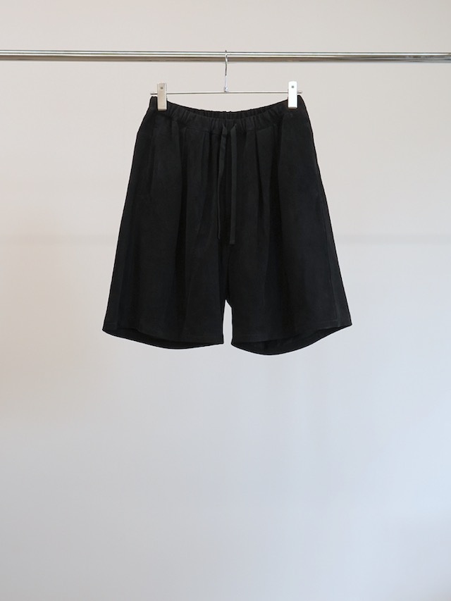 ANCELLM SUEDE TUCK WIDE SHORTS BLACK